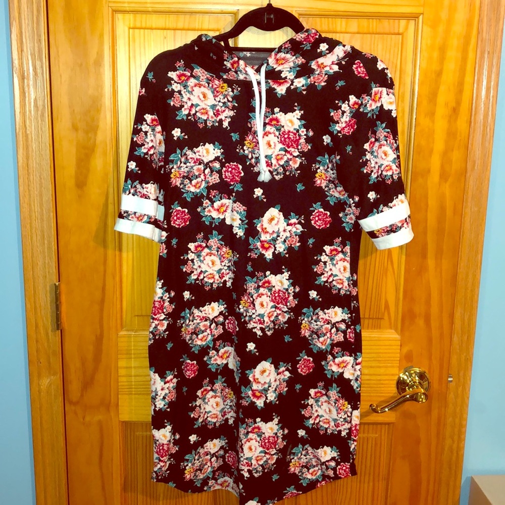 Flower print hooded blouse